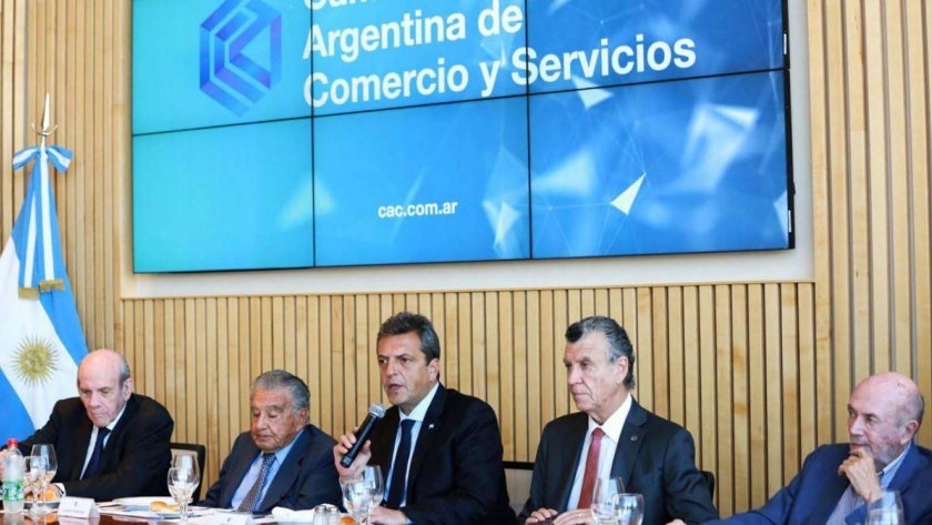 Con dólar blue arriba de $1.000 Massa pidió