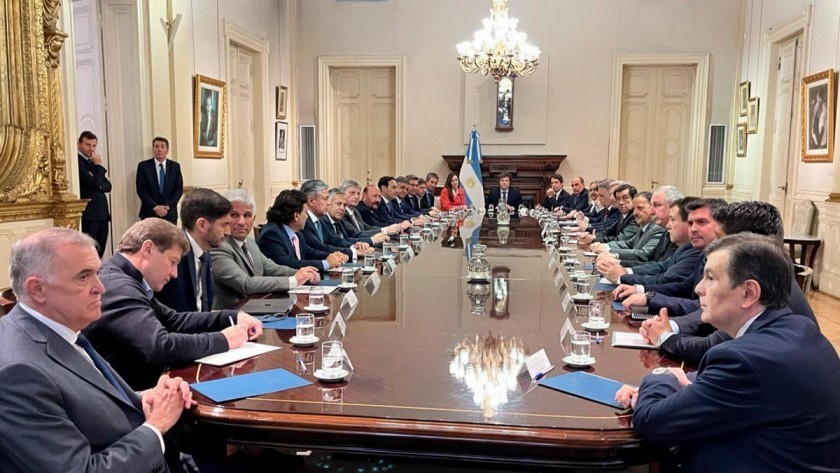 El Gobierno redujo el envío de fondos y subsidios a las provincias tras frustrarse la ley